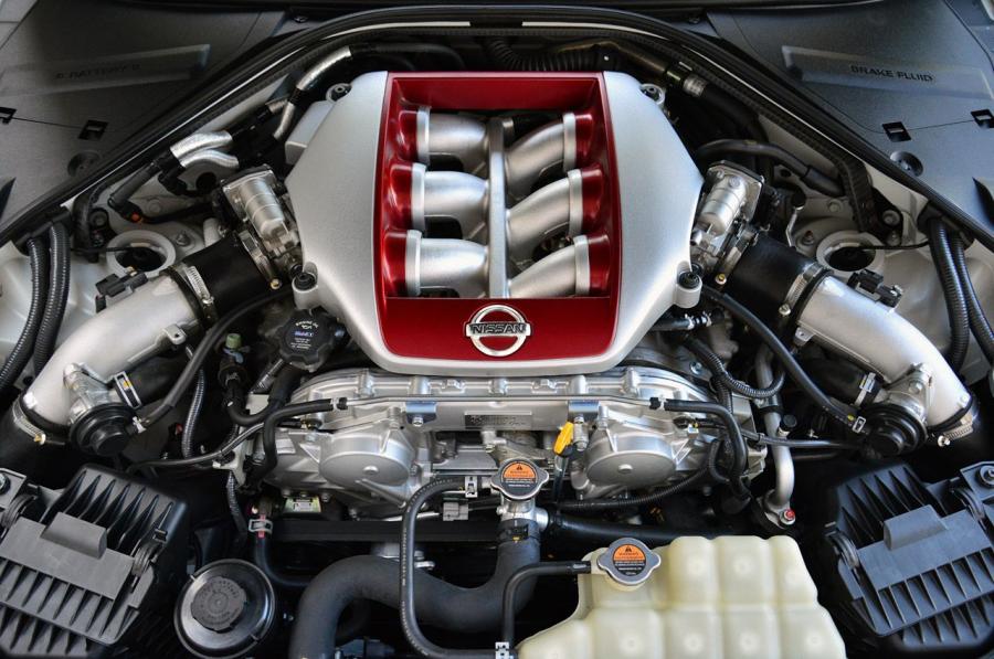  Nissan GT-R 2014 года  (фото 80 из 80)